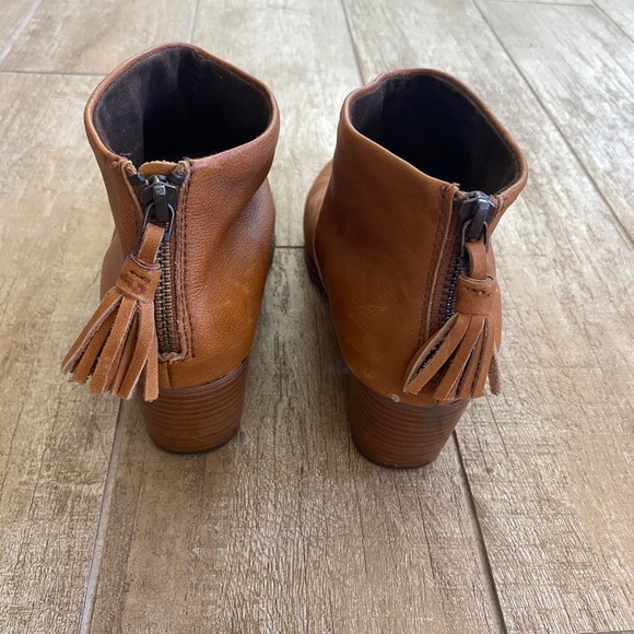 TOMS Leila Ankle Boot - Picture 5 of 8